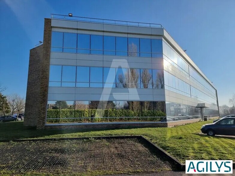 Local d’activités dans Saclay à louer - Photo de l’immeuble – Image 2 sur 6