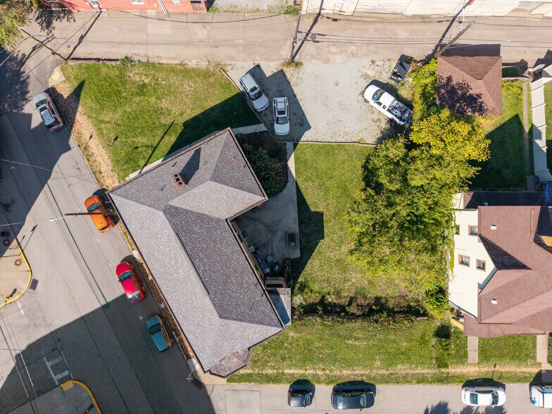 815 McClure St, Munhall, PA à vendre - Photo de l’immeuble – Image 3 sur 25