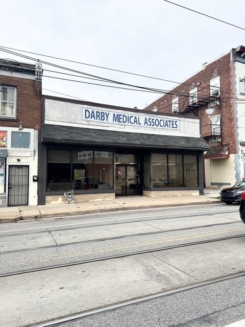 869 Main St, Darby, PA à louer Photo intérieure– Image 1 sur 37