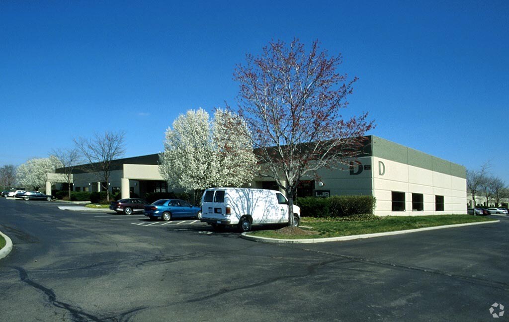 2335-2361 Westbrooke Dr, Columbus, OH à louer Photo de l’immeuble– Image 1 sur 7