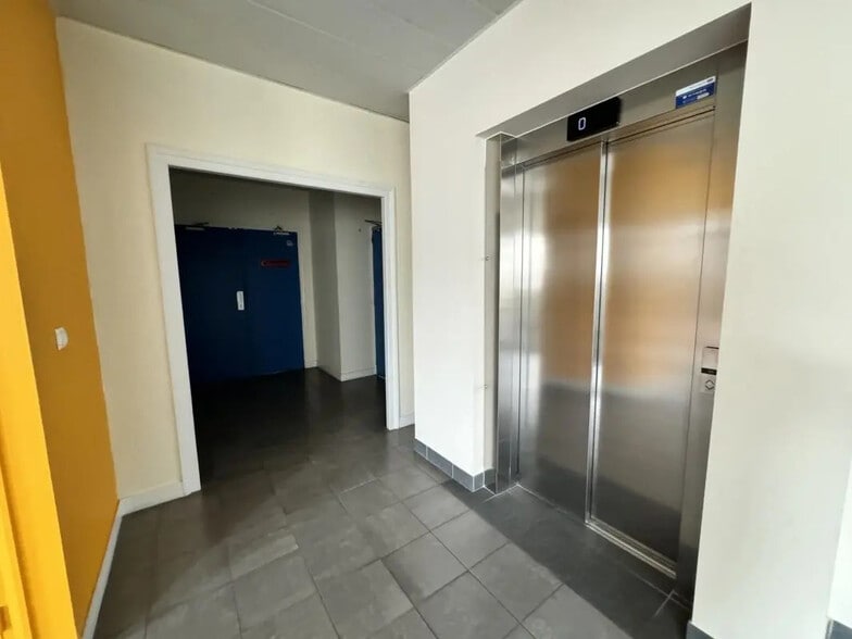 66 Rue Des Vanesses, Villepinte à louer - Photo de l’immeuble – Image 2 sur 12