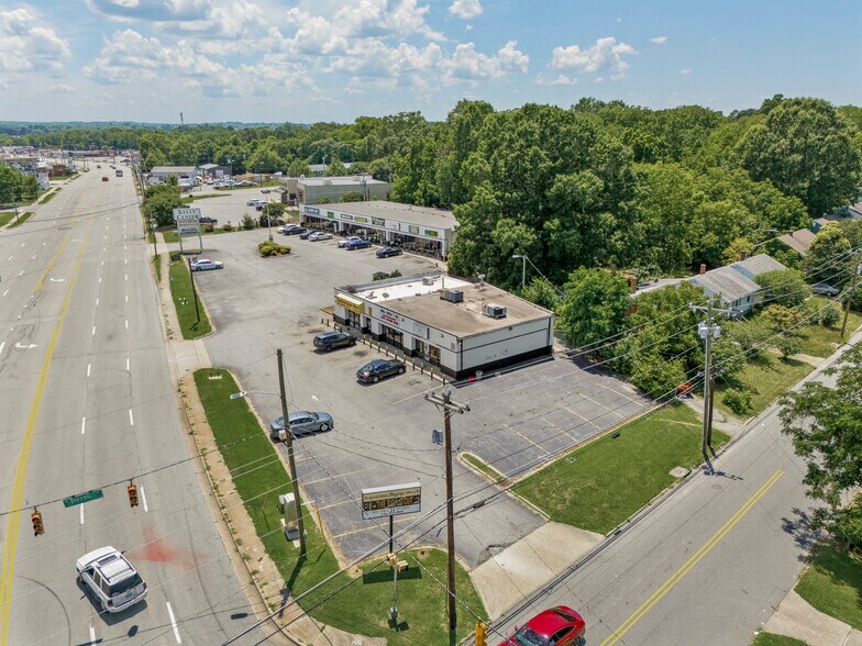 2006 Randleman Rd, Greensboro, NC à louer - Photo de l’immeuble – Image 2 sur 11