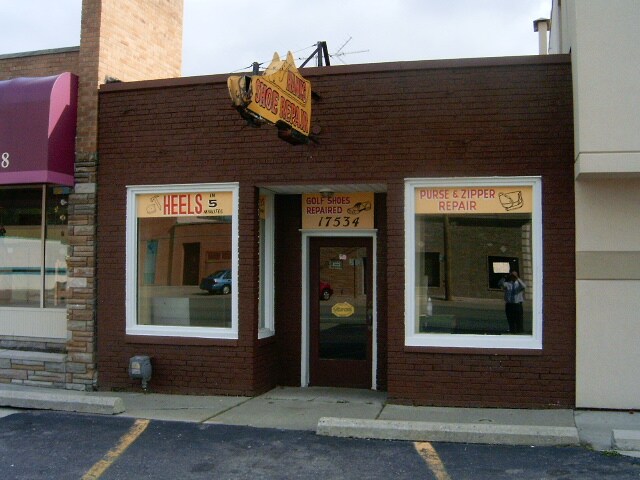 17534 E Nine Mile, Eastpointe, MI à louer - Photo de l’immeuble – Image 2 sur 8