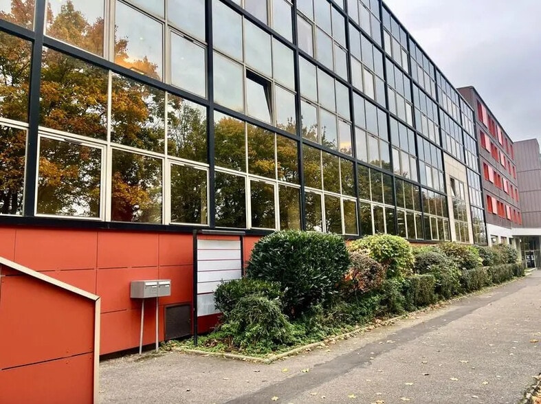 Bureau dans Rouen à louer - Photo de l’immeuble – Image 1 sur 3