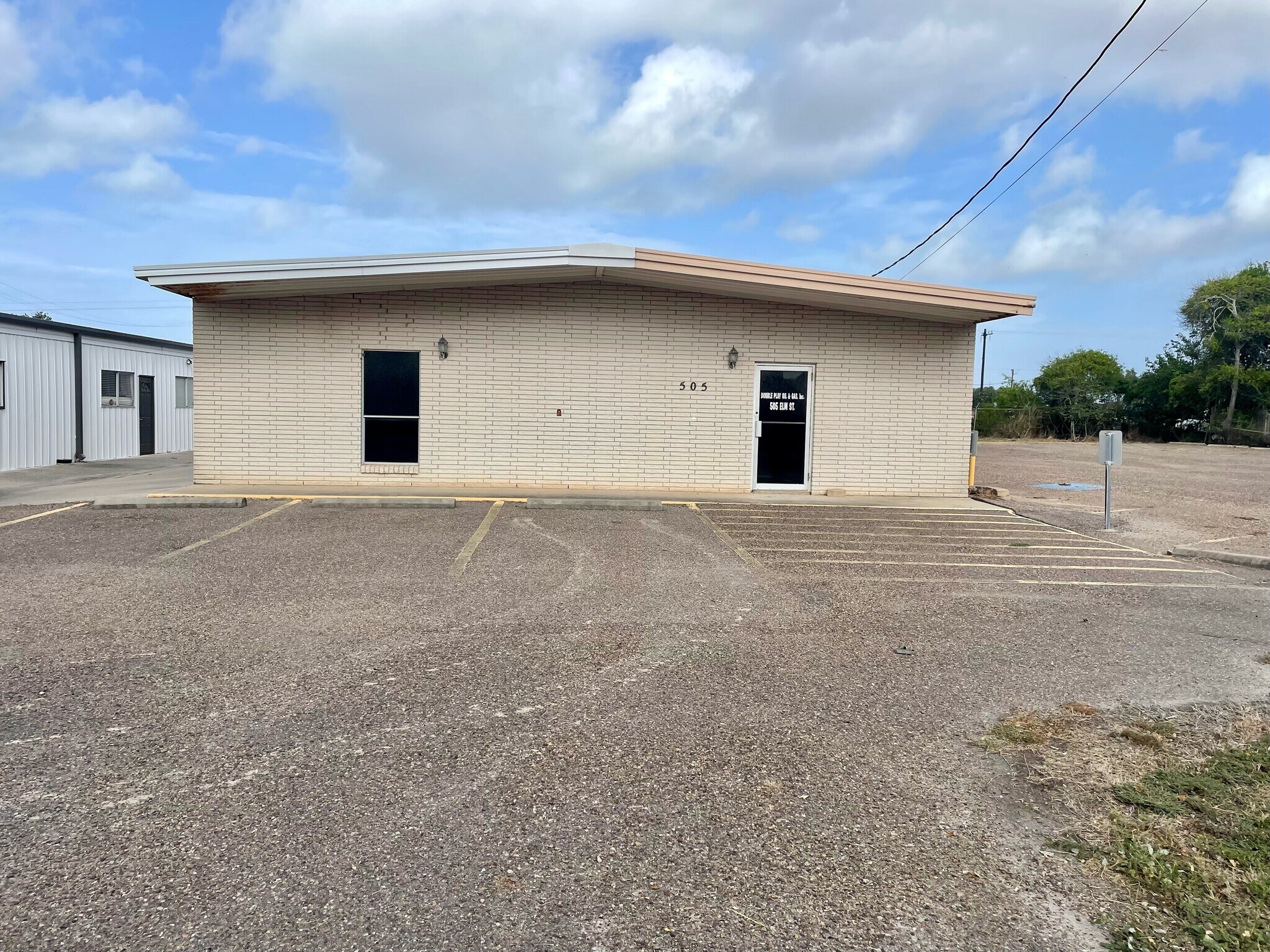 505 Elm St, Portland, TX à louer Photo de l’immeuble– Image 1 sur 8