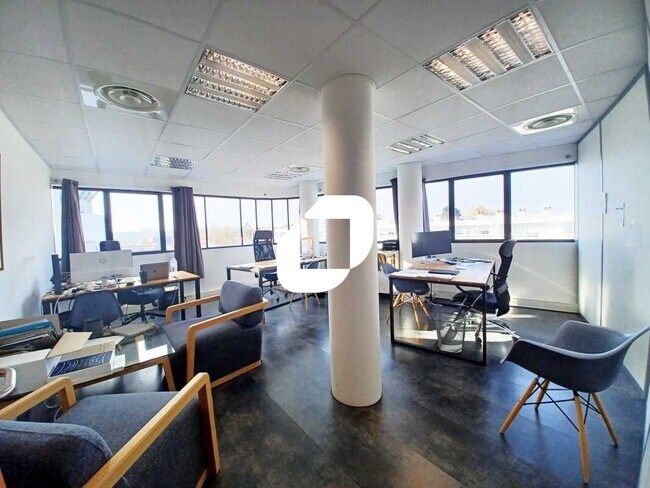 Plus de détails pour Bureau à louer