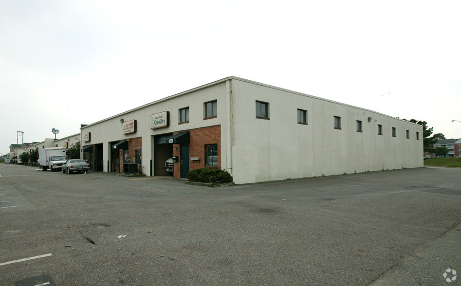 2800-2822 Build America Dr, Hampton, VA à louer - Photo de l’immeuble – Image 3 sur 7