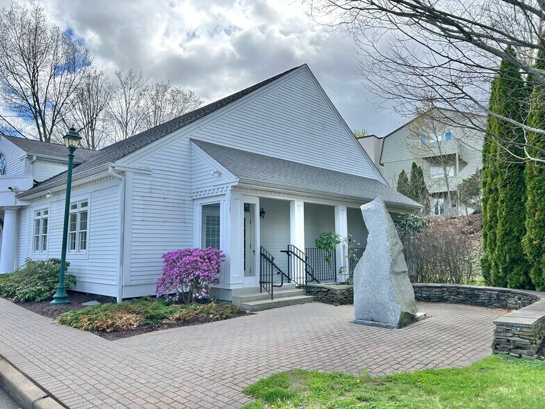 33 Dale Rd, Avon, CT à louer - Photo intérieure – Image 2 sur 16