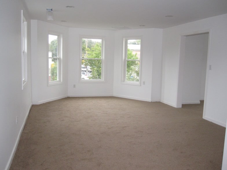 4 Sudbrook Ln, Pikesville, MD à louer - Photo intérieure – Image 2 sur 17