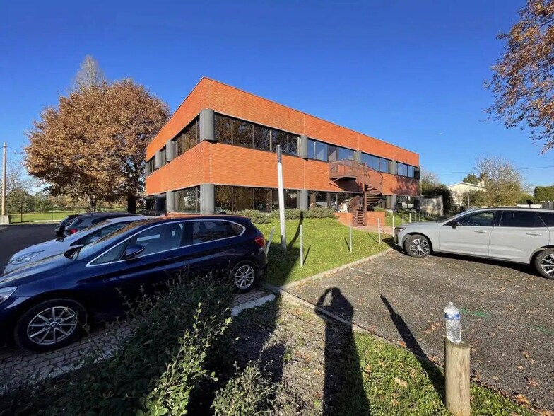 Bureau dans Mérignac à vendre - Photo de l’immeuble – Image 3 sur 12