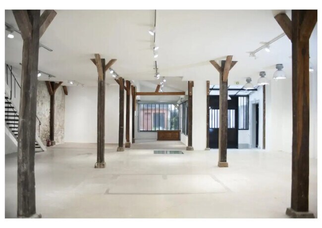 Plus de détails pour Local commercial à louer