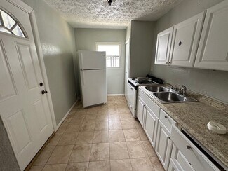 Plus de détails pour 695 Cameron M Alexander Blvd NW, Atlanta, GA - Logement à vendre