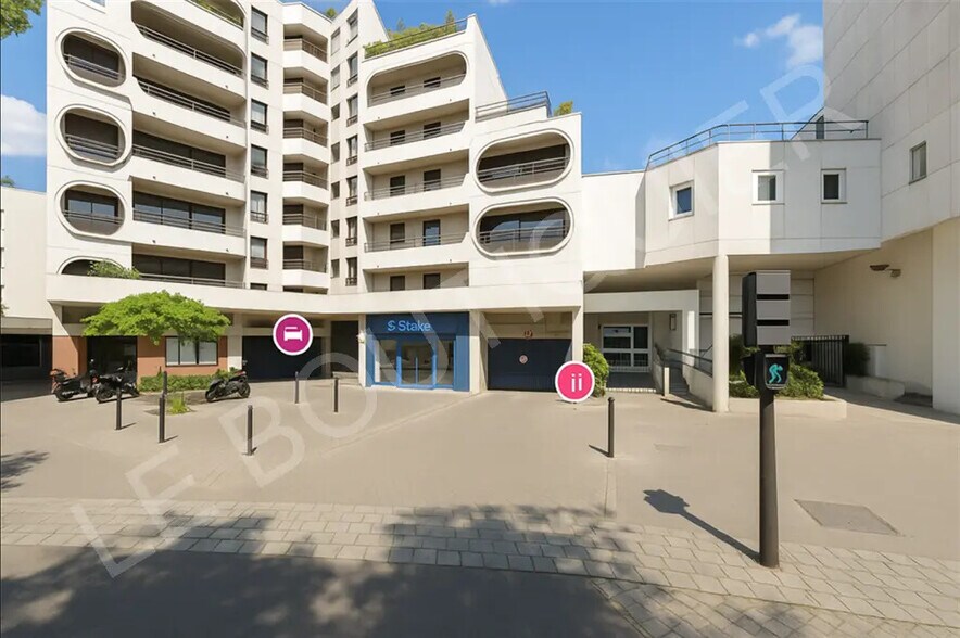 Local commercial dans Paris à louer - Photo de l’immeuble – Image 1 sur 3