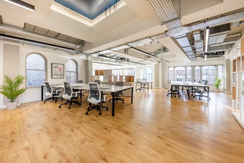 8-9 Well Ct, Londres à louer Photo principale– Image 1 sur 9