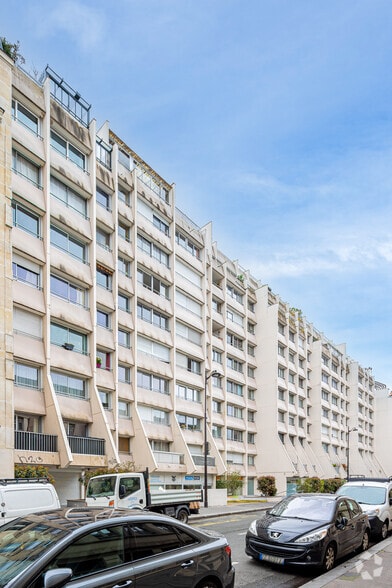 Immeuble residentiel dans Paris à vendre - Photo de l’immeuble – Image 2 sur 5