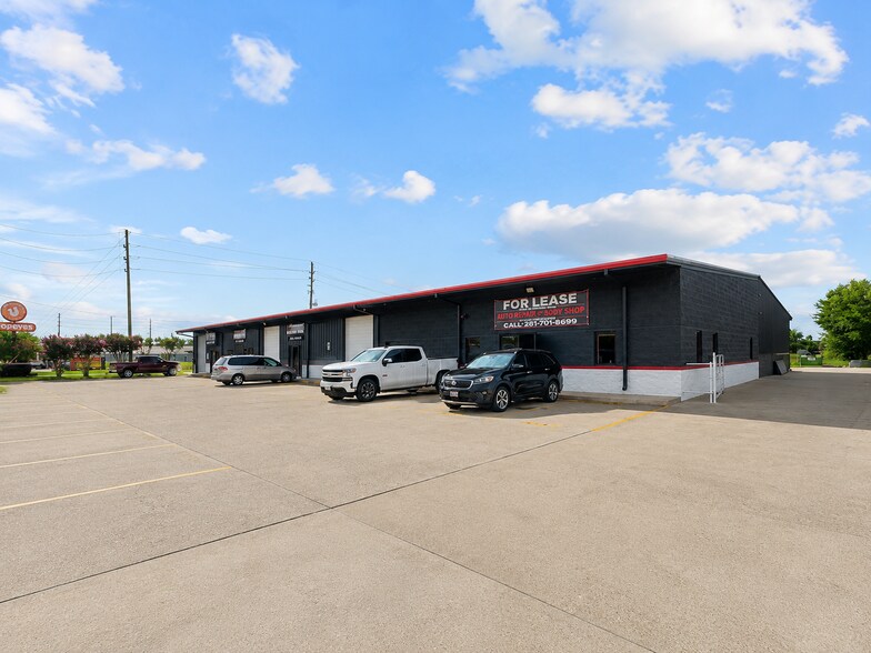 18025 W Little York Rd, Katy, TX à louer - Photo de l’immeuble – Image 1 sur 3