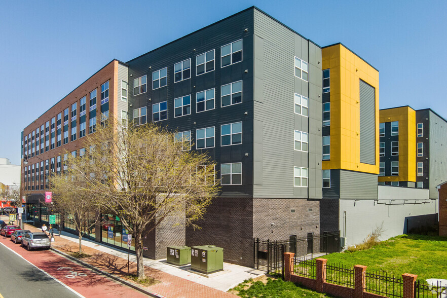 2442 Martin Luther King Ave SE, Washington, DC à louer - Photo de l’immeuble – Image 2 sur 7