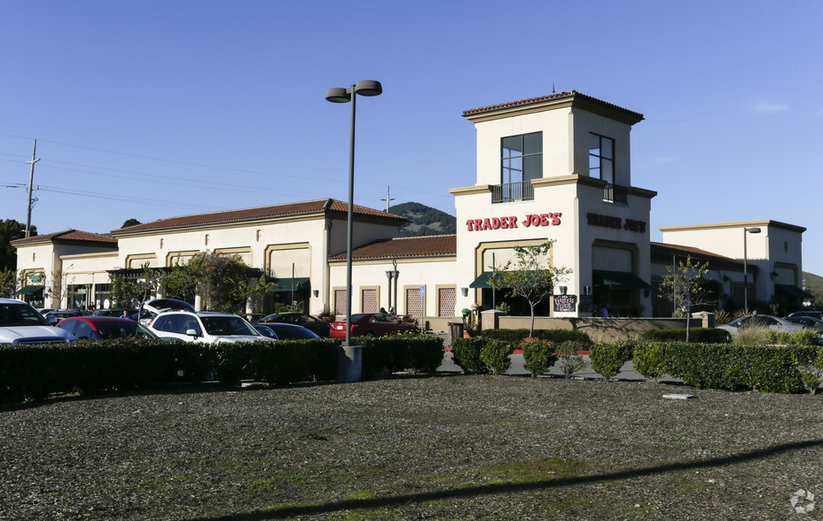 7514 Redwood Blvd, Novato, CA à louer - Photo principale – Image 1 sur 1