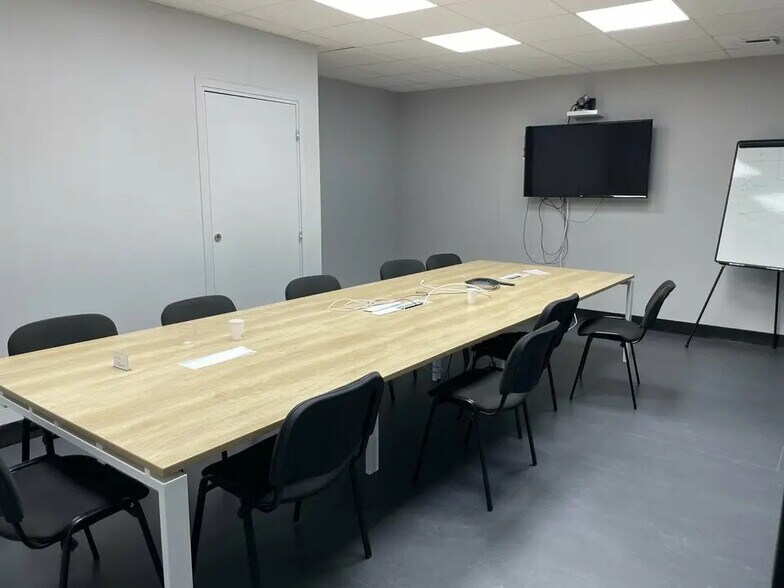 Bureau dans Valence à louer - Photo de l’immeuble – Image 3 sur 6