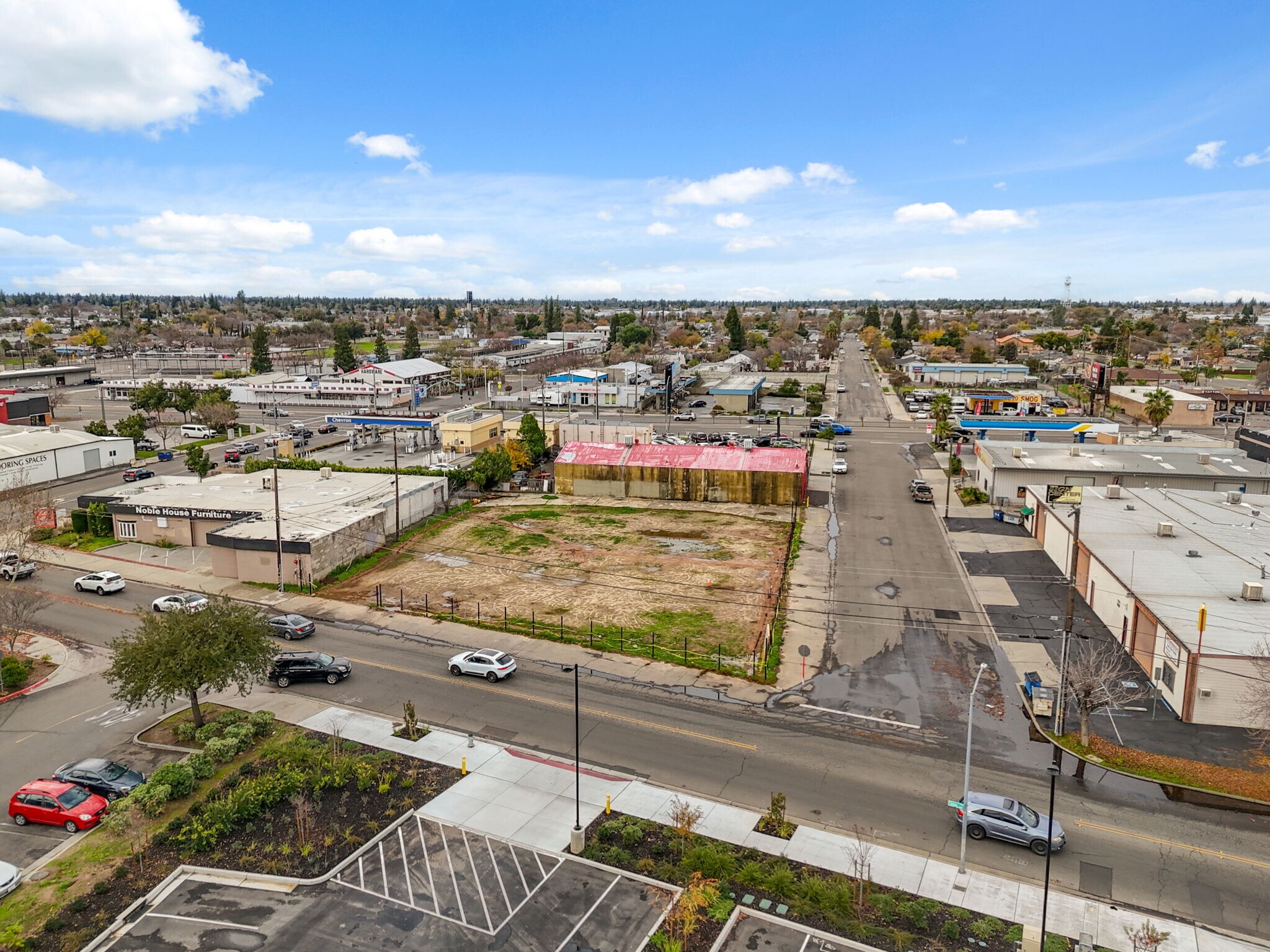 27 Birch ave, Fresno, CA à vendre Photo principale– Image 1 sur 9