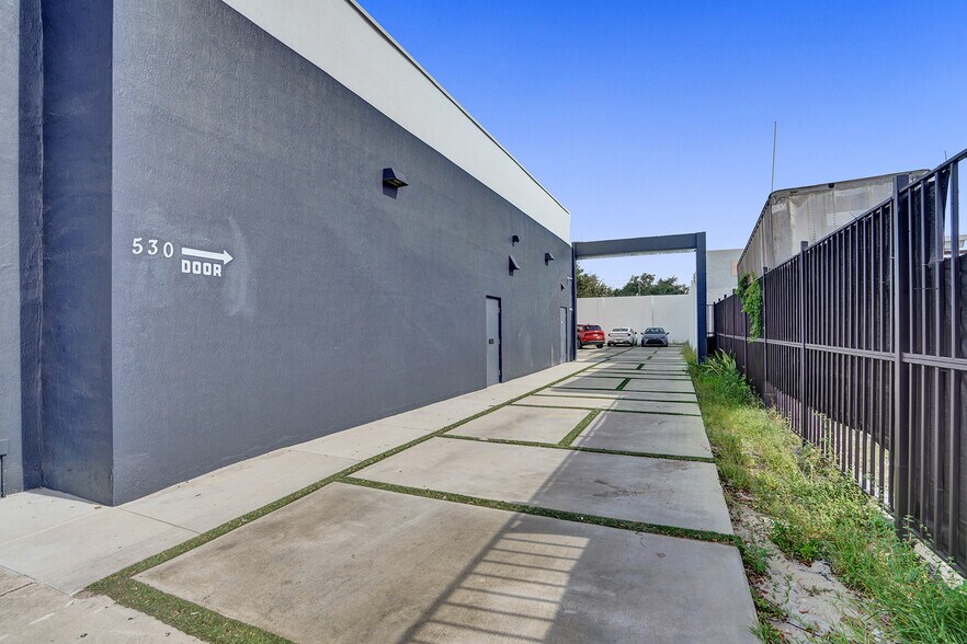 530 NW 54th St, Miami, FL à louer - Photo de l’immeuble – Image 3 sur 42