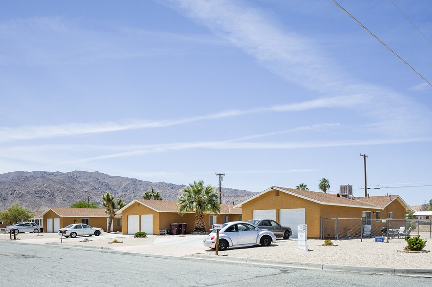 6424 Athol Ave, Twentynine Palms, CA à vendre - Photo de l’immeuble – Image 3 sur 33