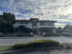 26385 Carmel Rancho Blvd, Carmel, CA à louer Photo de l’immeuble– Image 2 sur 11