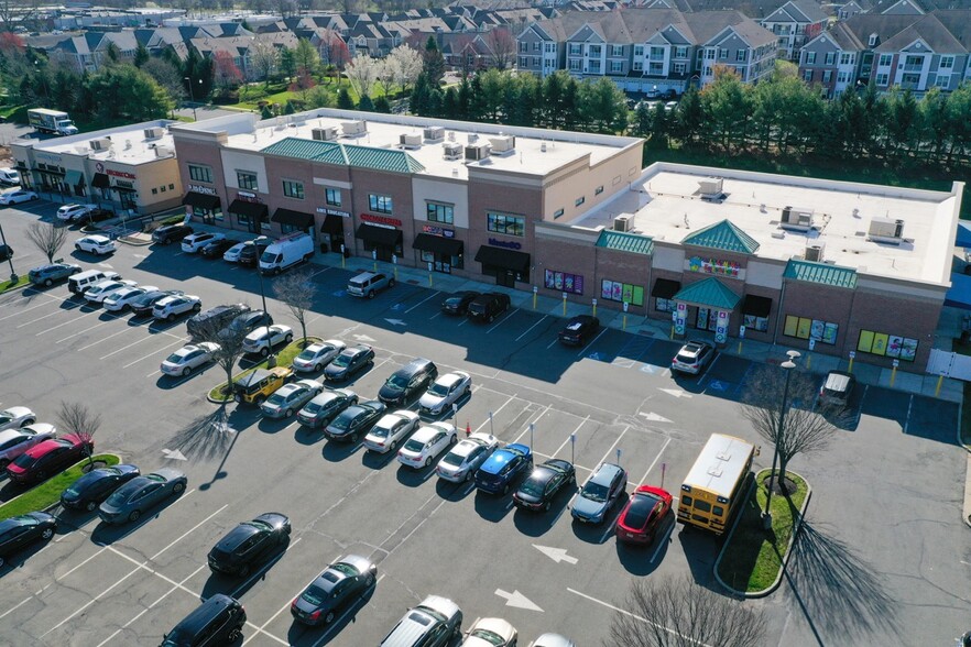 Woodbridge Ave & College Dr, Edison, NJ à louer - Photo de l’immeuble – Image 3 sur 6