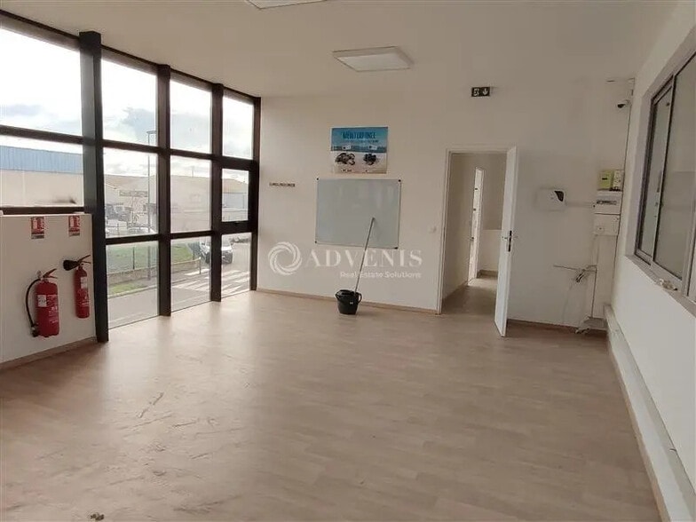 Bureau dans Sète à louer - Photo de l’immeuble – Image 2 sur 3