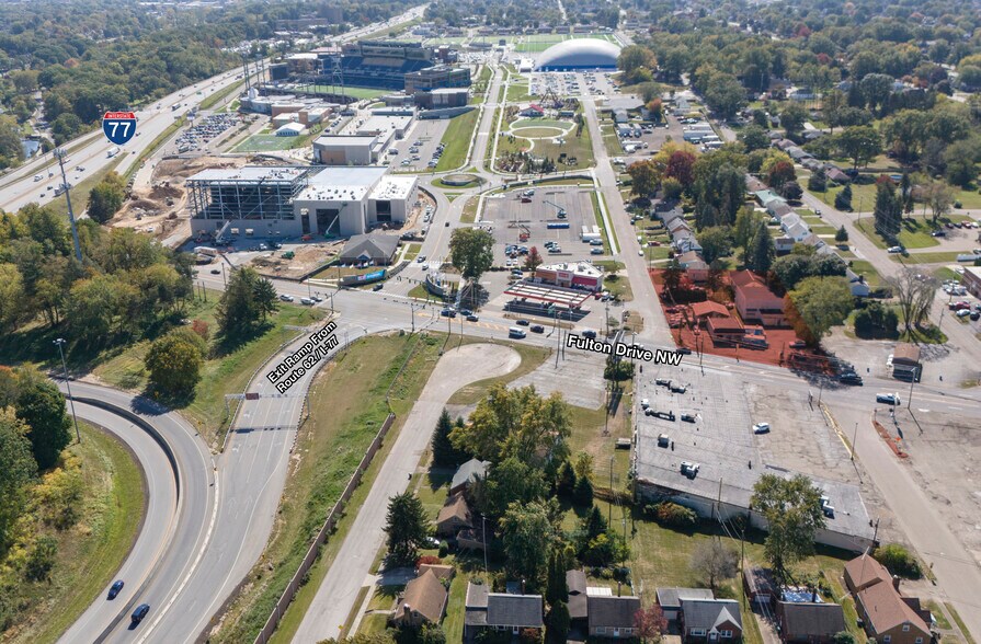 2700 Fulton Dr, Canton, OH à louer - Photo de l’immeuble – Image 1 sur 3