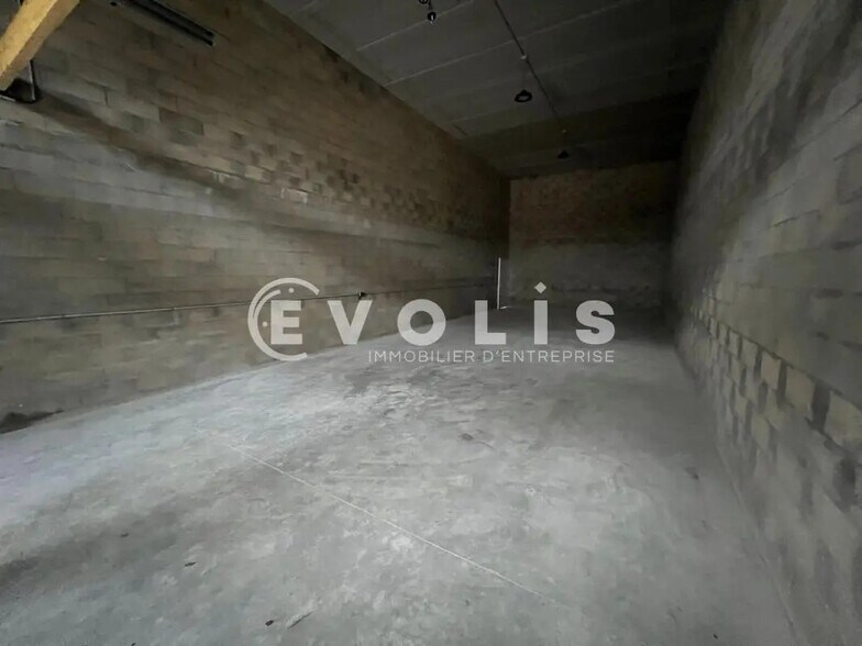 Local d’activités dans Cesson à louer - Photo intérieure – Image 3 sur 3