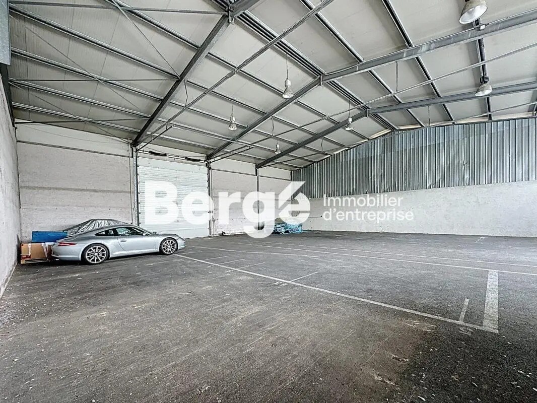 Industriel/Logistique dans La Roquette-sur-Siagne à louer Photo de l’immeuble– Image 1 sur 6