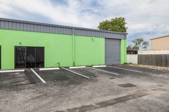 3725 Alt 19, Palm Harbor, FL à louer Photo intérieure– Image 2 sur 14