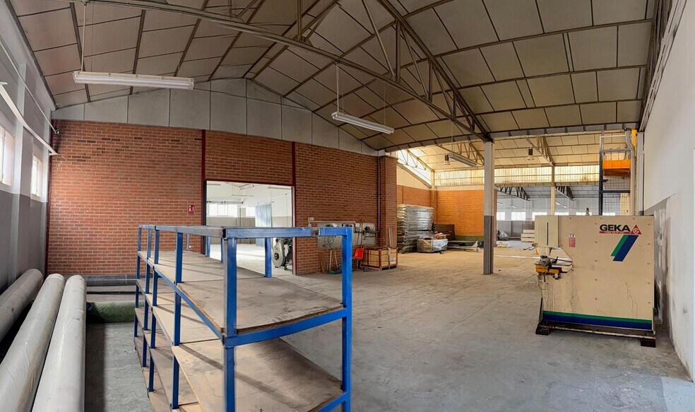Industriel/Logistique dans Alcalá de Henares, Madrid à vendre - Photo de l’immeuble – Image 3 sur 10