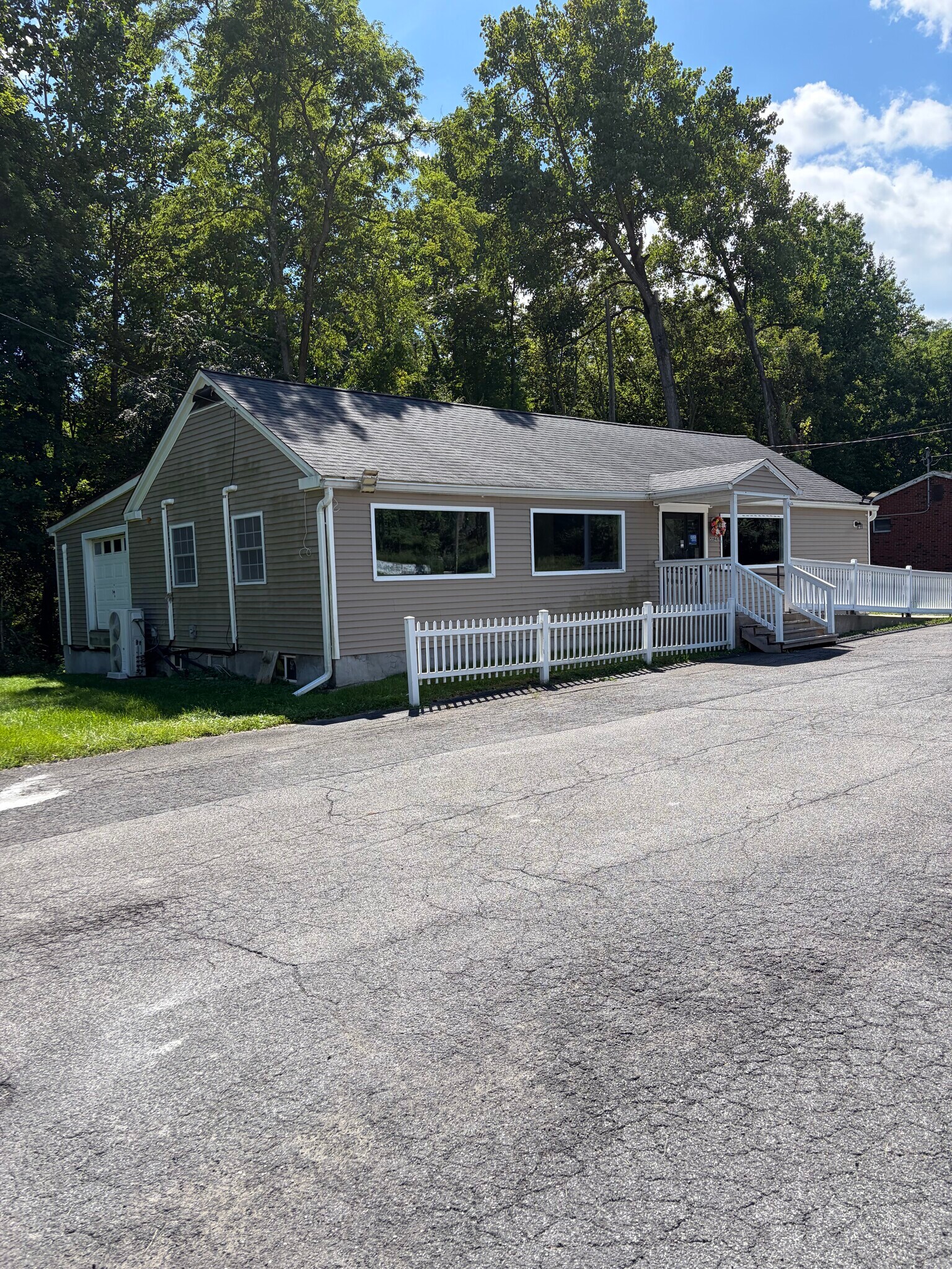 5394 Route 9W, Newburgh, NY à louer Photo de l’immeuble– Image 1 sur 4