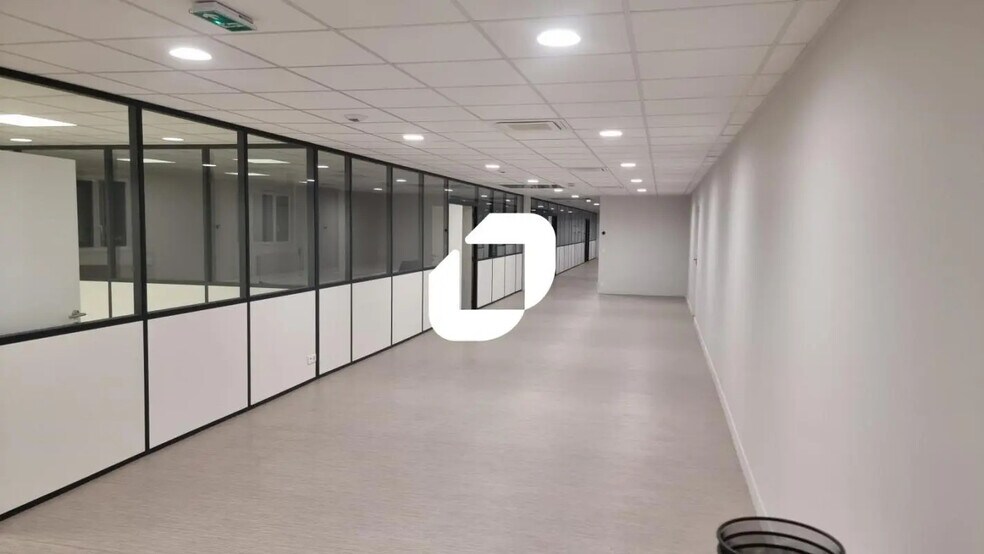 Bureau dans Chennevières-sur-Marne à louer - Photo intérieure – Image 2 sur 5