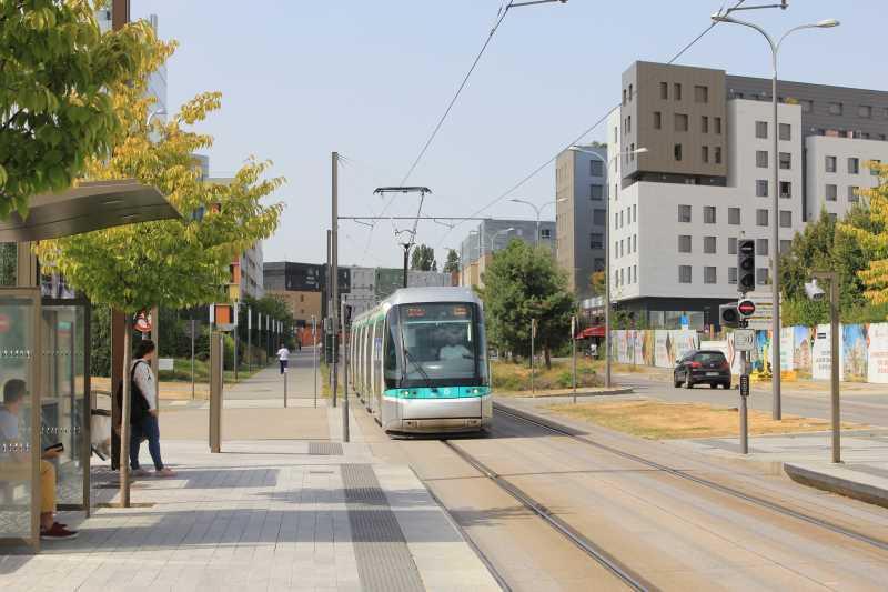 18 Rue Grange Dame Rose, Vélizy-Villacoublay à louer - Photo de l’immeuble – Image 3 sur 20