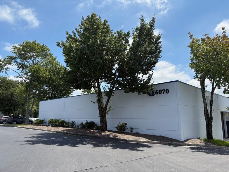 6000 Dawson Blvd, Norcross, GA à louer - Photo de l’immeuble – Image 3 sur 17