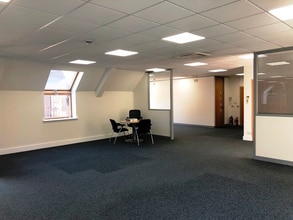 Old Woking Rd, Old Woking à louer Photo intérieure– Image 2 sur 8