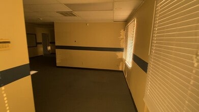 7177 Brockton Ave, Riverside, CA à louer - Vidéo sur l’annonce professionnelle 