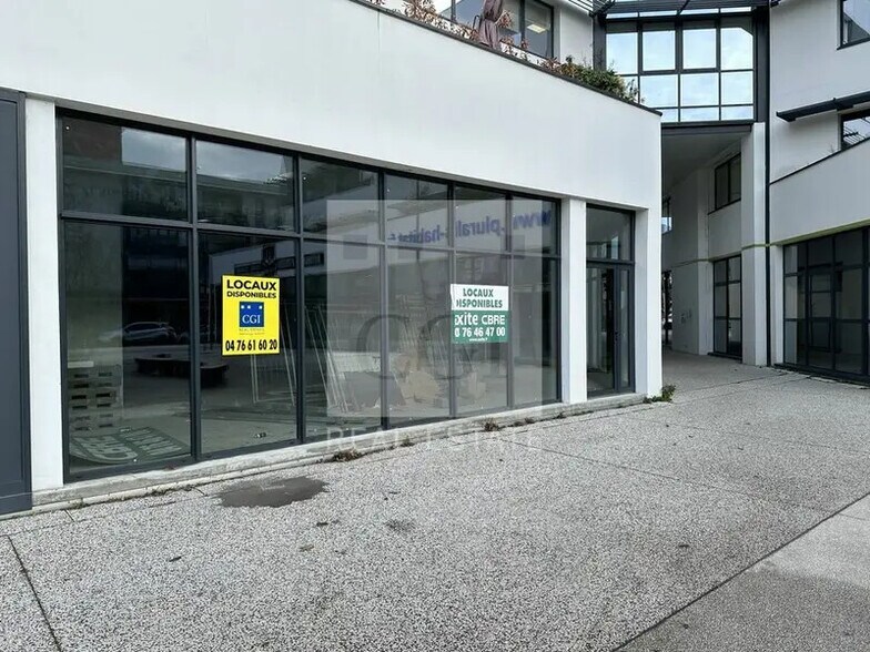 Local commercial dans Seyssinet-Pariset à louer - Photo de l’immeuble – Image 3 sur 6