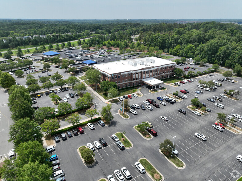 1085 NE Gateway Ct NE, Concord, NC à louer - Photo de l’immeuble – Image 2 sur 4