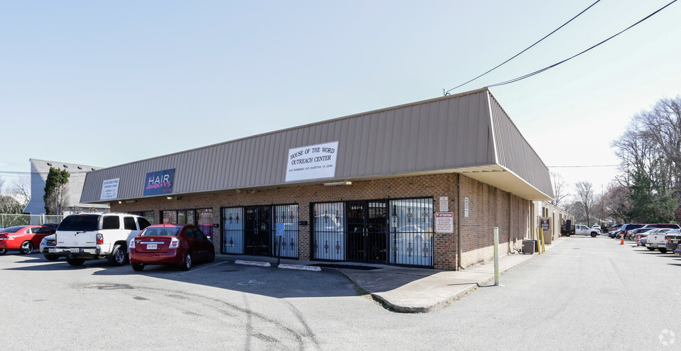 1645 W Pembroke Ave, Hampton, VA à louer - Photo de l’immeuble – Image 3 sur 4
