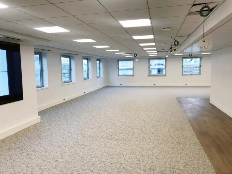 13 Bis Rue De L'Abreuvoir, Courbevoie à louer - Photo de l’immeuble – Image 2 sur 4