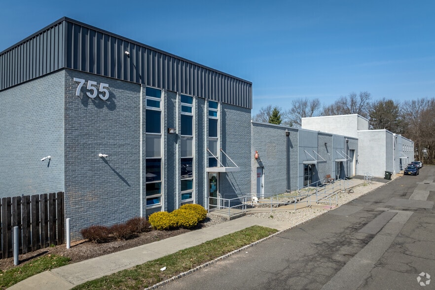 755 Central Ave, New Providence, NJ à louer - Photo de l’immeuble – Image 3 sur 6