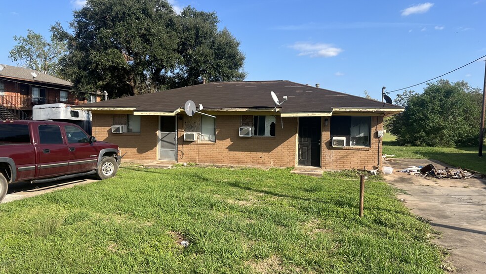 526 Wilkes St, Wharton, TX à vendre - Photo de l’immeuble – Image 3 sur 6