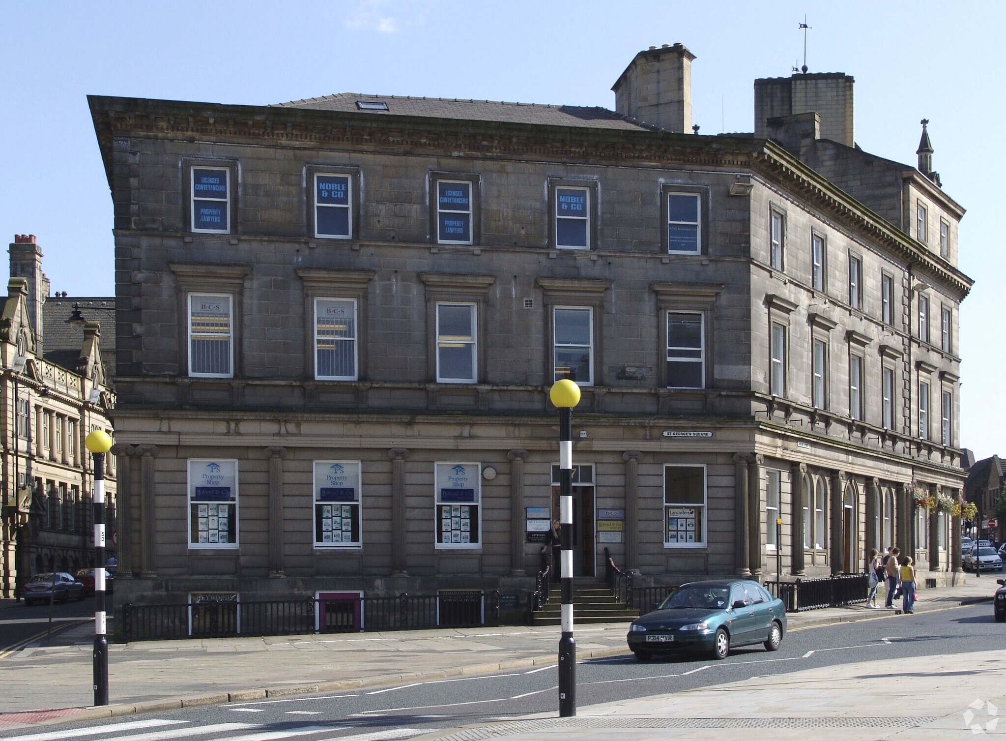 7 St Georges Sq, Huddersfield à louer Photo principale– Image 1 sur 2