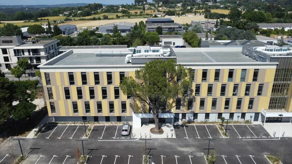 Bureau dans Aix-en-Provence à louer - Photo de l’immeuble – Image 1 sur 7