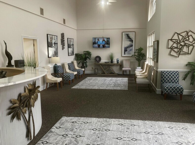1230 John B White SR Blvd, Spartanburg, SC à louer - Hall d’entrée – Image 3 sur 10