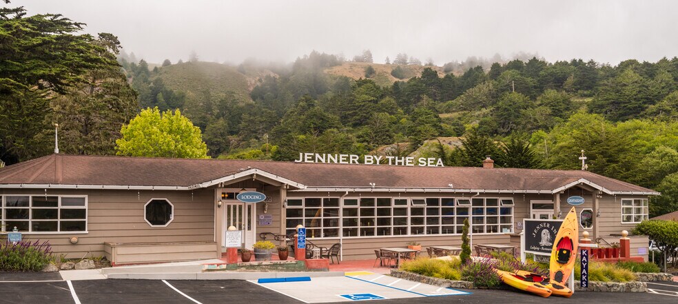 10400 Highway 1, Jenner, CA à vendre - Photo principale – Image 1 sur 32